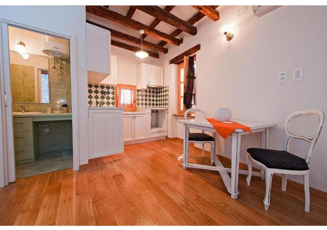 San Cristoforo Accommodations Rovinj - Garzotto Bagian luar foto