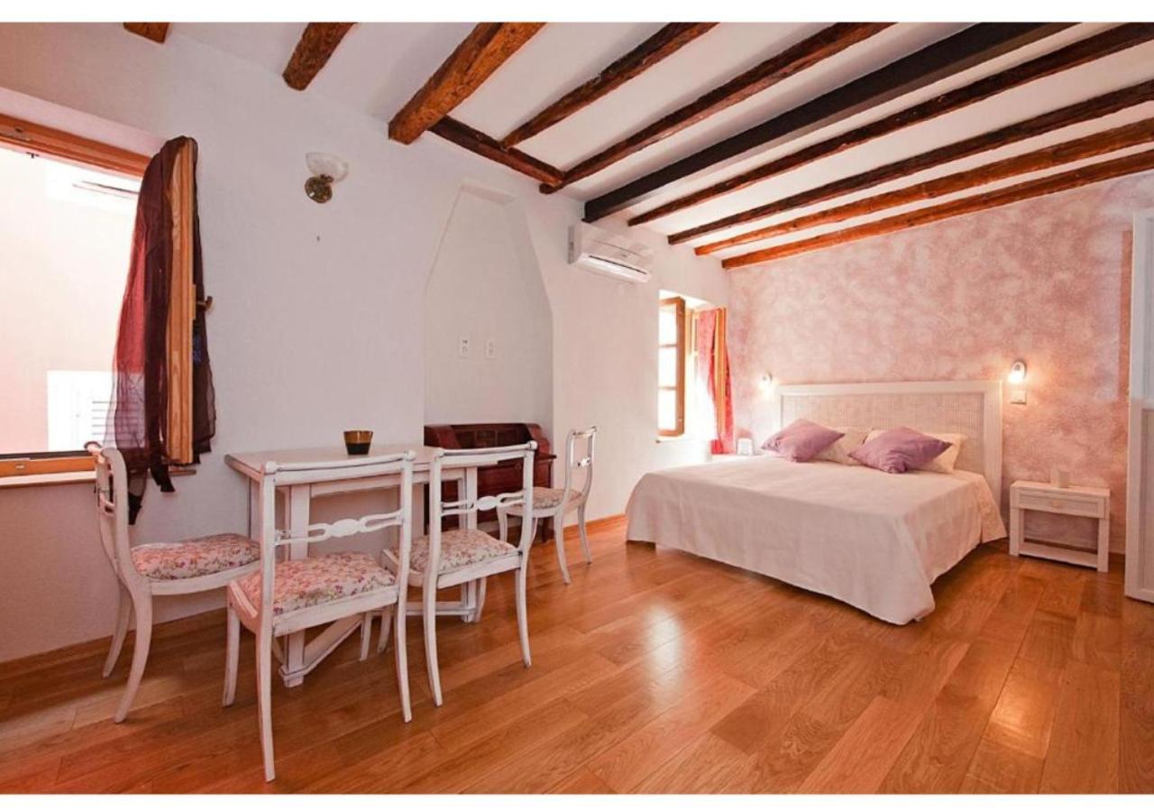 San Cristoforo Accommodations Rovinj - Garzotto Bagian luar foto
